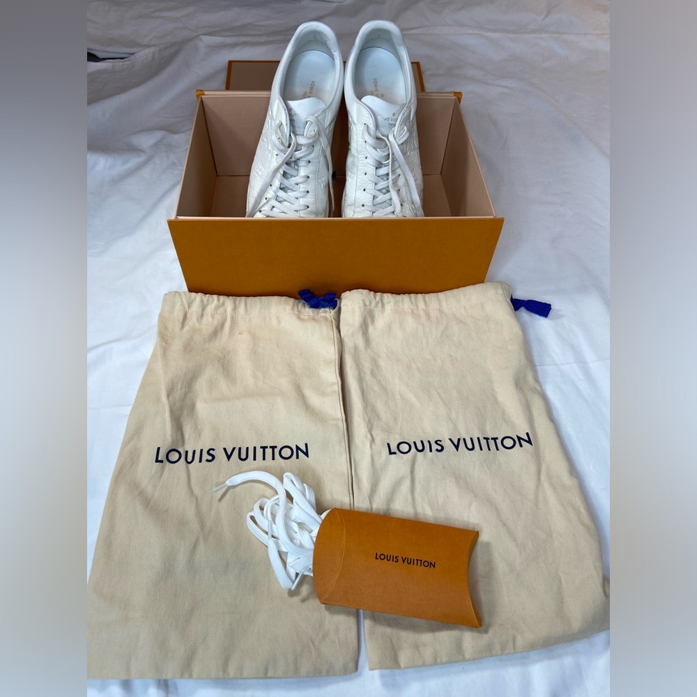 Louis Vuitton Men’s Luxembourg Embossed Leather White Sneakers Size 8.5* - Picture 11 of 14